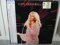 LP, Olivia Newton-John, Love Performance