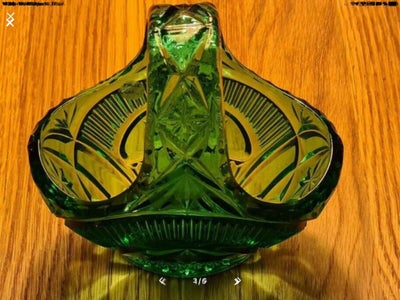Andet, Skål, Fyens glasværk, Fyens glasværk
Super flot dekorativ krystal kurv.
Meget lækker grøn far