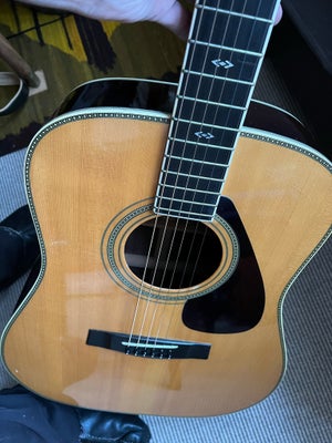 Western, Yamaha L-8, Yamaha L-8 western guitar fra 70erne. Dette er en helmassiv guitar med solide r