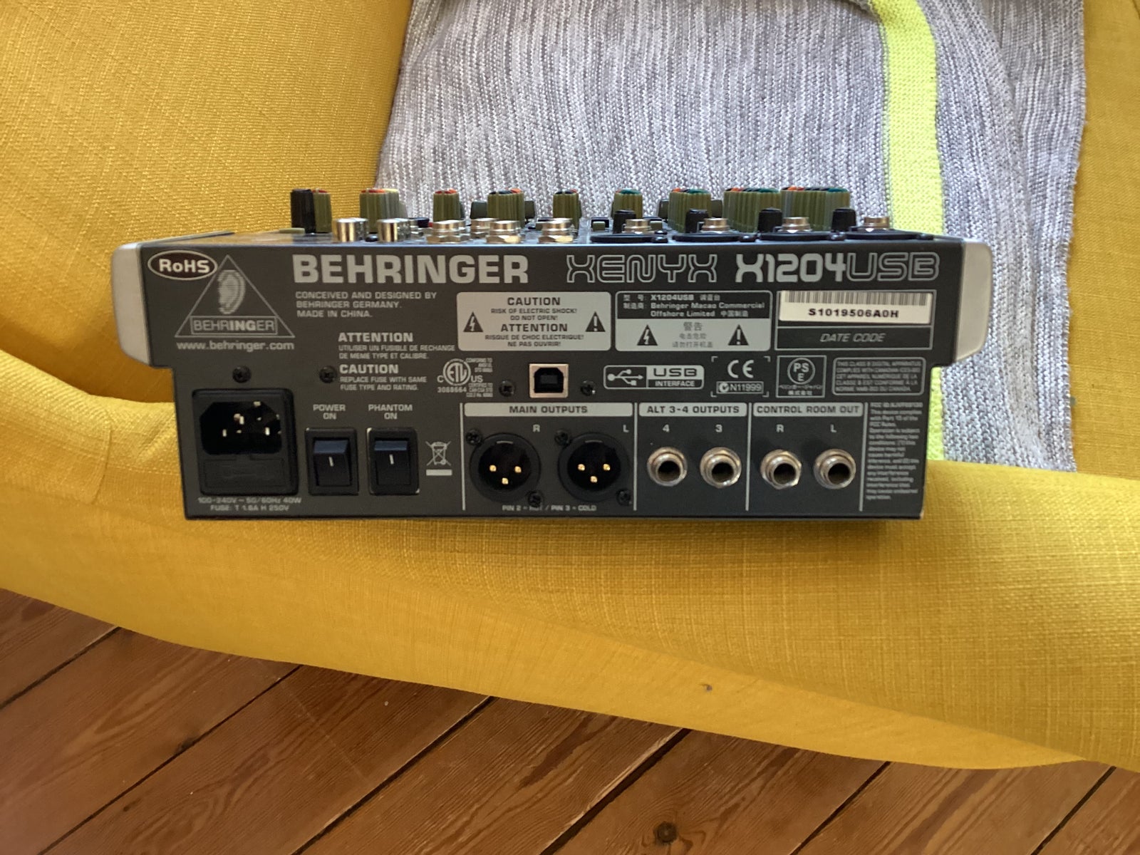 Mixer, Behringer XENYX X1204