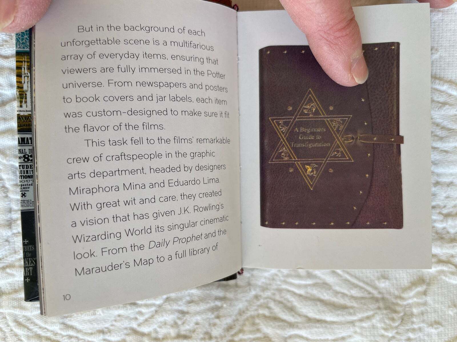 The art of Harry Potter Mini book of graphic desig, Marc