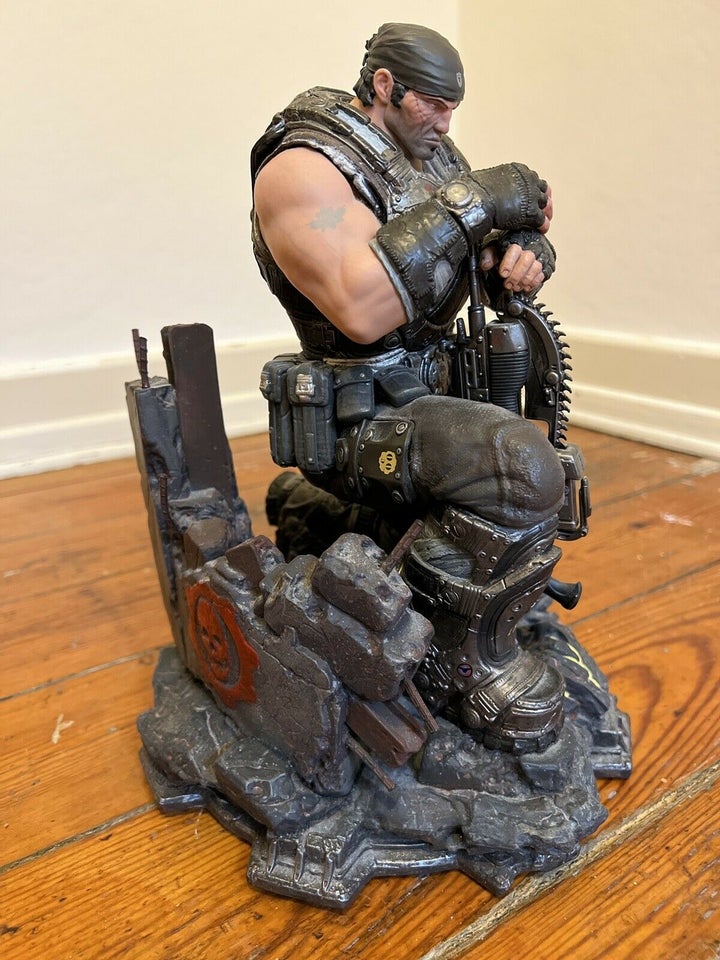 MARCUS FENIX GEARS OF WAR 3 STATUE - collectibles - by owner - sale -  craigslist