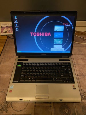 Toshiba Windows XP retro computer , 1,6 GHz, 1,5 GB ram, 60 GB harddisk, God, *** RESERVERET *** til