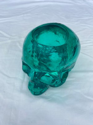 Glas, Lysestage, Kosta Boda, Still Life Skull - Green
Design Ludvig Löfgren
Boks medfølger