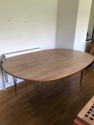 Spisebord, Spisebord kirsebær ellipse.

Bordet har brugsspor.

L 180 cm B 120 cm H 71 cm