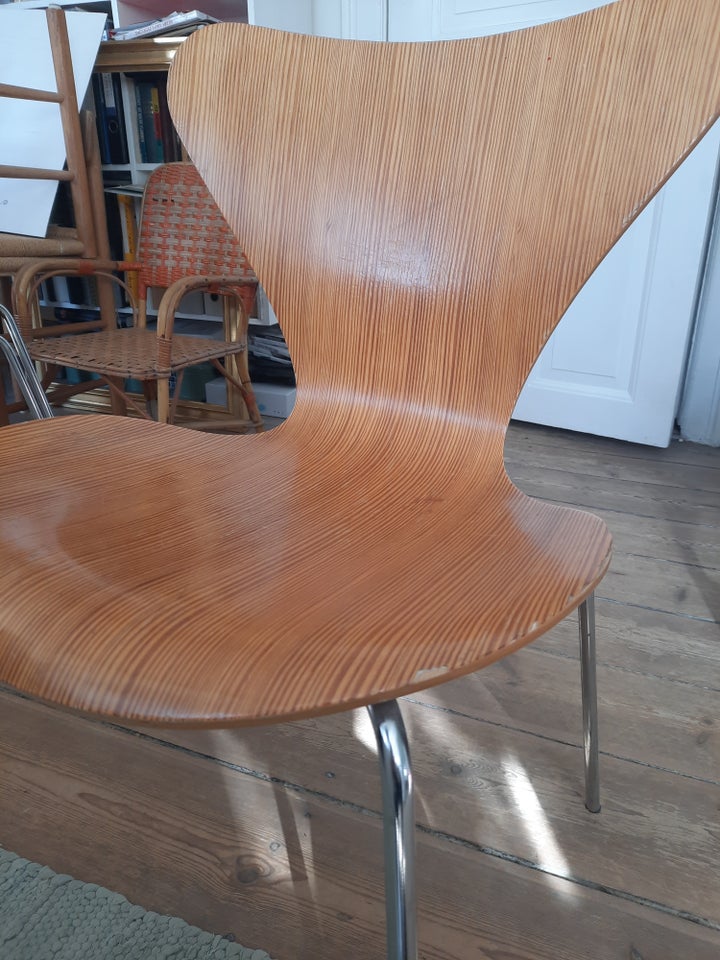 Arne Jacobsen, stol, 3107 "Syveren"