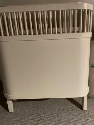 Babyseng, Junoseng Sebra, b: 70 l: 112,  
Mål:

Længde: 112,5 cm - Længde udtrukket: 155 cm

Højde: 