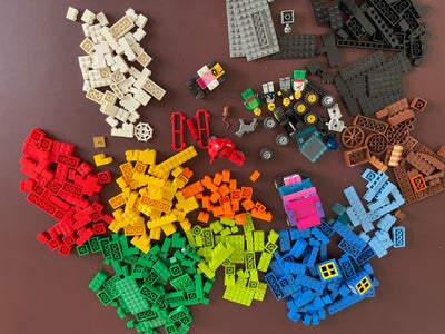 Lego Creator, Blandet klodser, Blandede klodser, hjul, vinduer, hegn, motorcykel, mænd og en fantasy