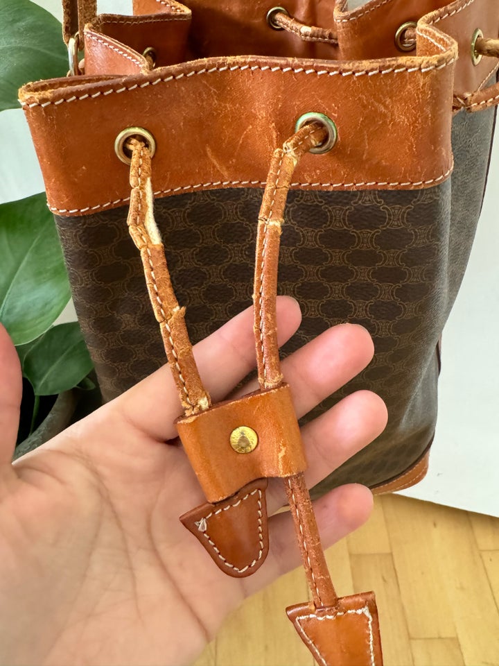 Crossbody, Celine céline