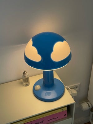 Lampe, IKEA, Bordlampe fra Skojig IKEA
Brugt fremstår fin.
Udgået model.