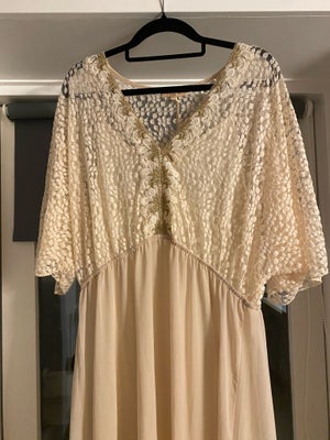 Anden kjole, Buch, str. XL,  Lys,  Cotton/polyester,  Næsten som ny, Sælger denne skønne Buch kjole 