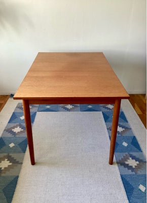 Spisebord, Teaktræ, Udtræksbord , b: 83  l: 83, Teak spisebord med fire ekstra plader.
Et hybridbord