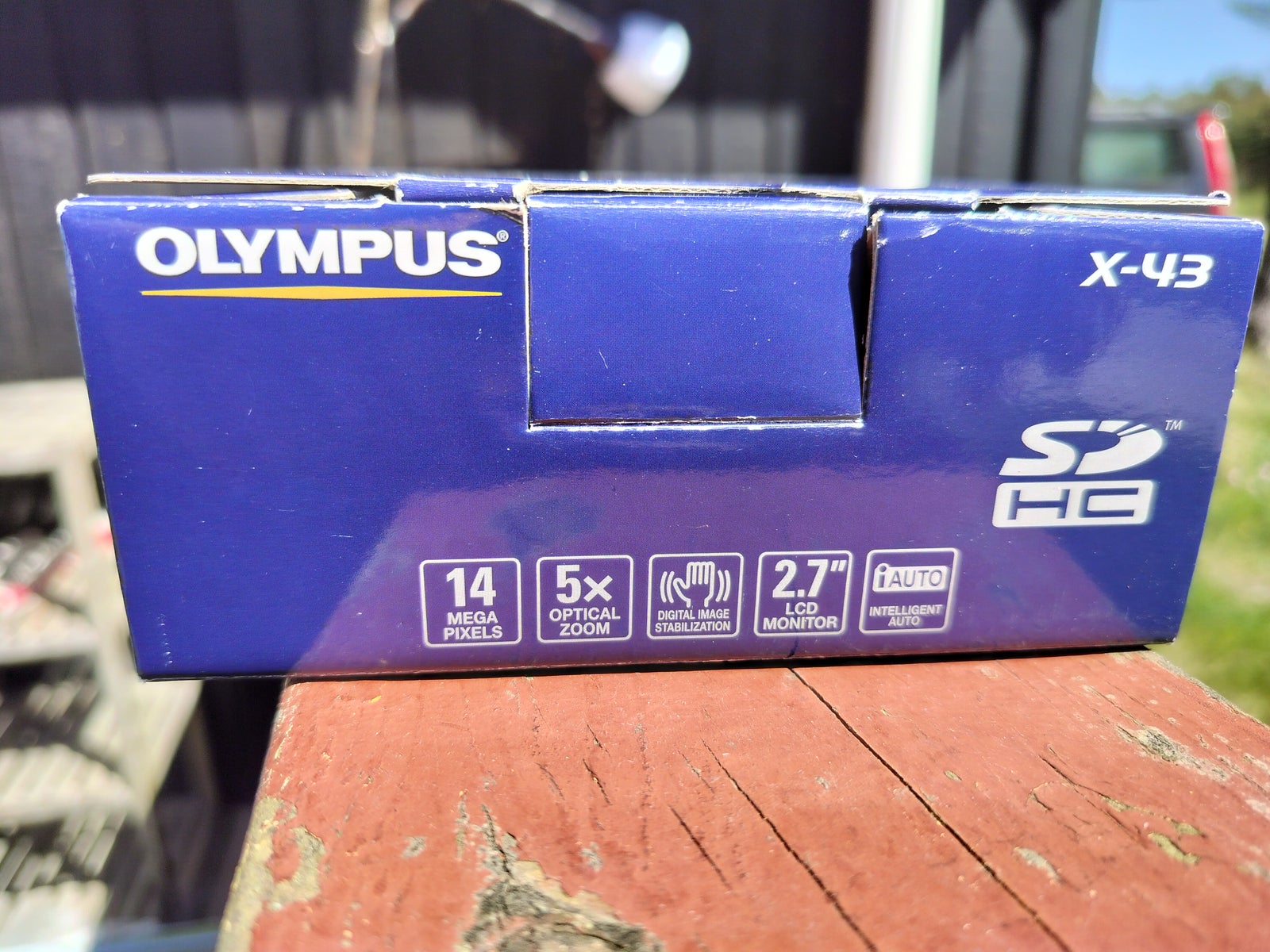 Olympus X-43, 14.0 megapixels, 5 x optisk zoom