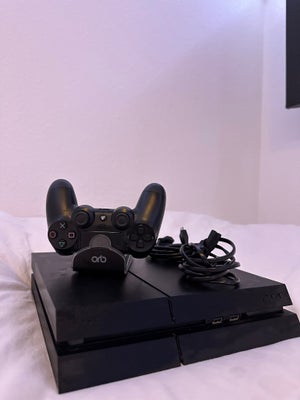 Playstation 4, God, Playstation 4 i god stand. 

Medfølger: 
- HDMI stik 
- Strømstik til playstatio