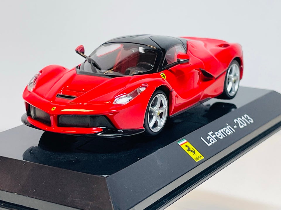 Modelbil, Ixo 2013 LA Ferrari, skala 1:43