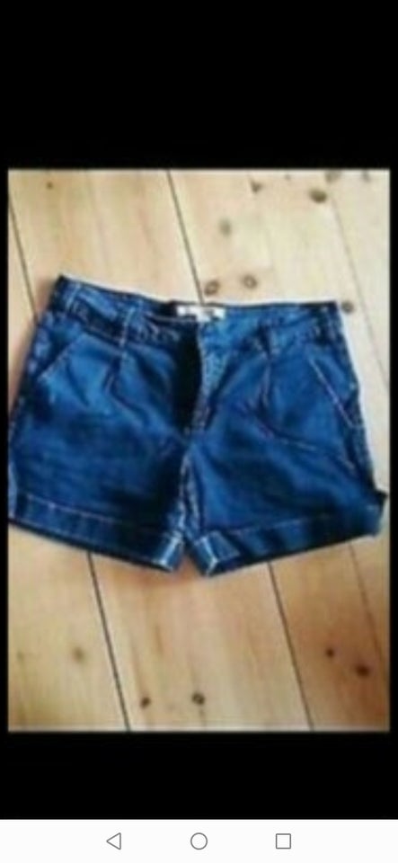 Shorts, 4 every twenty one, str. 27