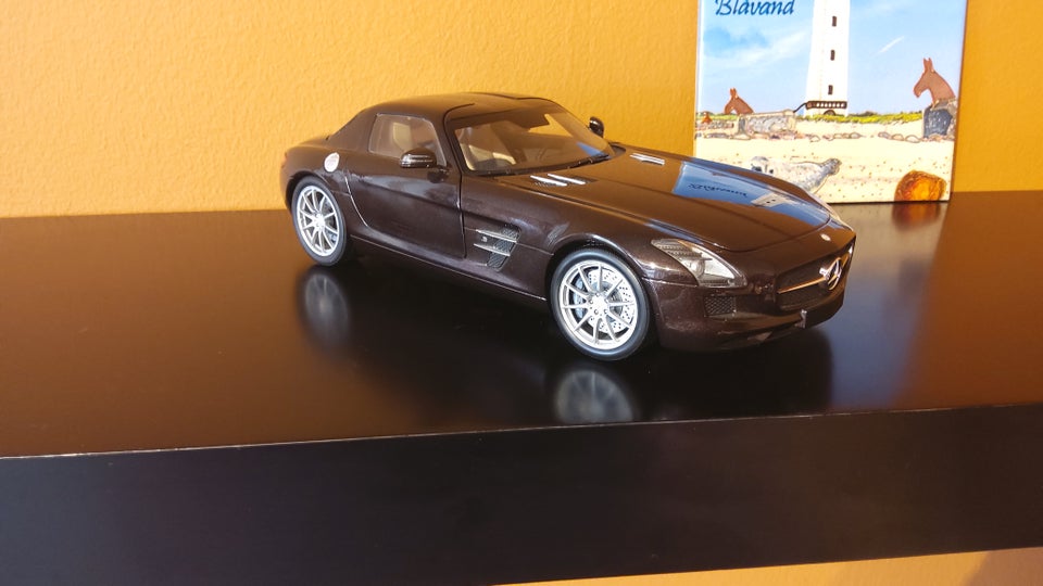 Modelbil, Mercedes Benz, skala 1/18