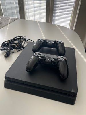 Playstation 4, Playstation 4 1TB
Coming with 2 joysticks
Good condition