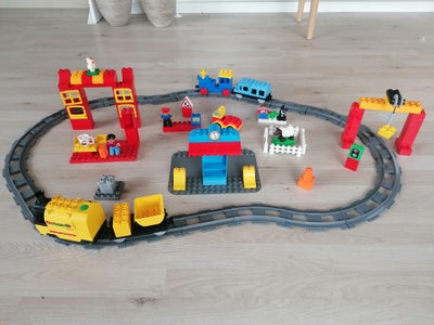 Lego Duplo, Elektrisk Togbane, Batteri Tog med 3 togvogne, Dyr samt forskellige klodser og figurer, 