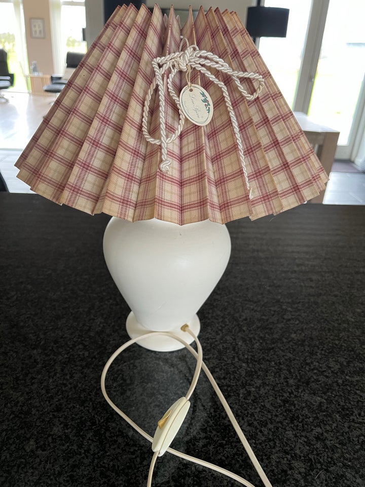 Anden bordlampe, Ukendt