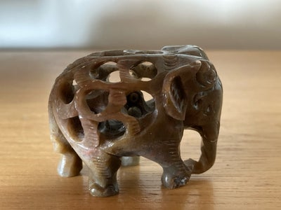 Andre samleobjekter, Elefant med, babyelefant i maven (gravid elefant)

Håndskåret i sten