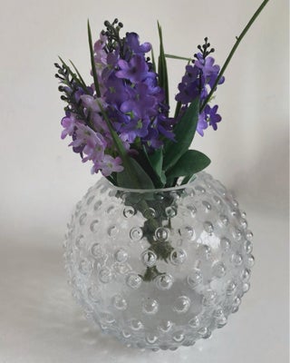 Glas, Vase, Glasvase

Smuk vase i glas med dutter
• Fejlfri
H: 10 cm

40 kr
________________________