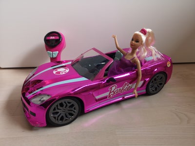 Barbie, Radiostyret barbie bil cabriolet, Produktfunktioner:
Mål: 13 x 18 x 40 cm
Farve: skinnende l