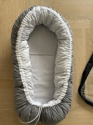 Lift/liftudstyr, Babynest, Normii, Super fin baby nest / babyrede, i grå nuancer med hvide prikker i