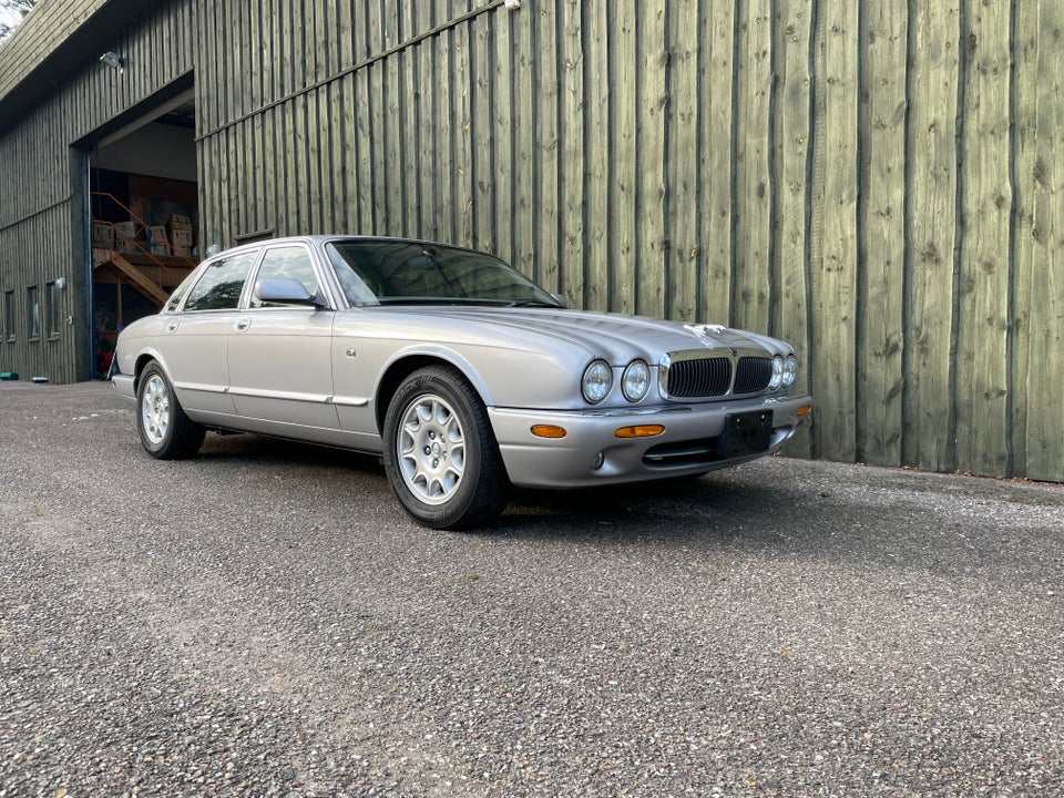 Jaguar XJ8, 4,0 Sovereign, Benzin