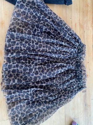 Nederdel, Nederdel , Nam it, str. 122, Fin nederdel i leopard mønster med lille sort underskørt unde