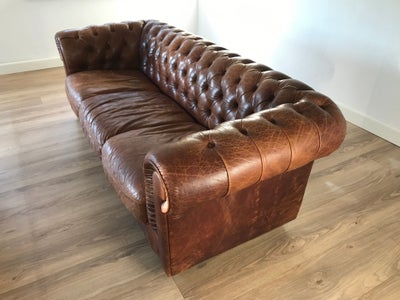 Sofa, læder, 3 pers., Rigtig fin 3 pers Chesterfield sofa med den helt rigtige patina sælges.