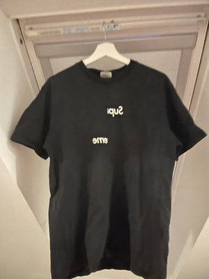 T-shirt, Supreme x Comme des Garcons , str. M,  Sort,  God men brugt