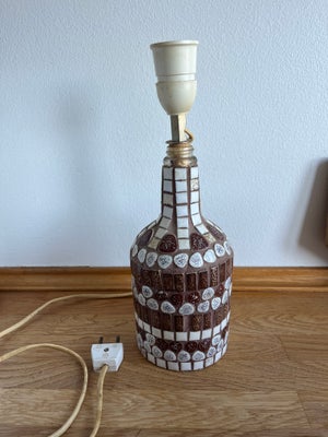 Lampe, Retro, bordlampe med mosaik - lidt keramik agtig lampe.
Se mål på billeder.