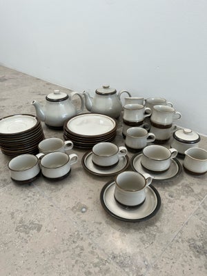 Porcelæn, Te stel, 5 tekopper med underkop -  60kr
10 kaffekopper med underkop - 100kr
 Sukkerskål F