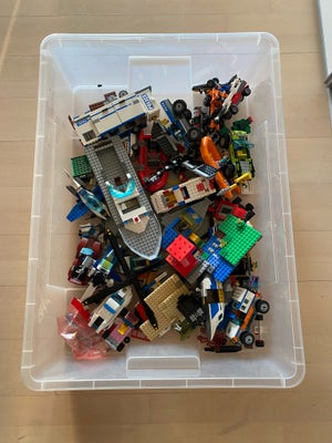 Lego andet, 2 kasser LEGO. Sælges samlet
Afhentes i Tarup