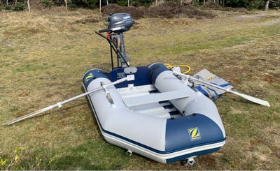 Gummibåd, Zodiac, årg. 2002, 8 fod, 2 pers., 4 hk , Yamaha, benzin, Ældre båd, men klar til masser a