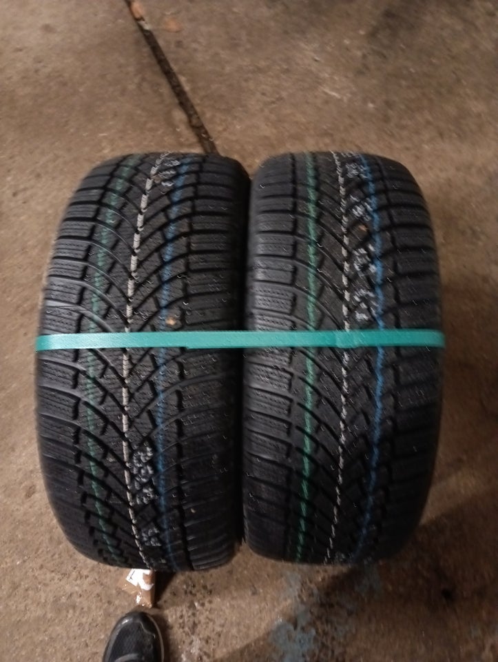 Vinterdæk, Bridgestone, 225 / 45 / R17