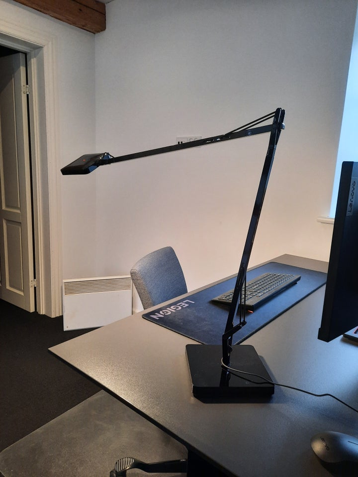 Skrivebordslampe, Flos Kelvin