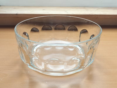 Glas, Skål, Diameter 22 cm, højde 10 cm.
Rimelig stand.