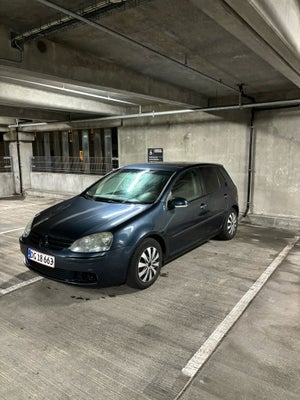 VW Golf V, 1,6 FSi Comfortline, Benzin, 2004, km 272000, blå, 5-dørs, Hej derude jeg står med min el