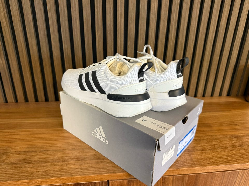 Sportssko, Adidas, str. 45