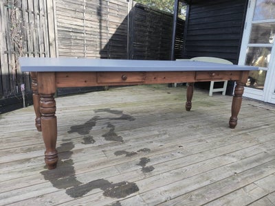 Spisebord, Velholdt solidt langbord med to skuffer, gråmalet bordplade. Længde 240cm bredde 100cm hø