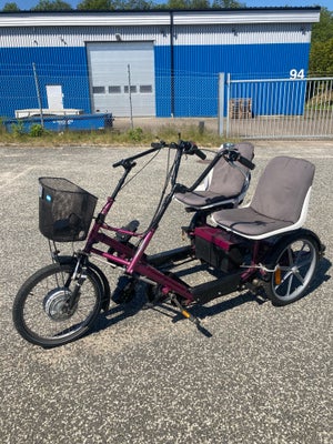 Handicapcykel, PF mobility Duo, 3 gear, PF duo el cykel.
Cyklen køre og virker som den skal, det er 