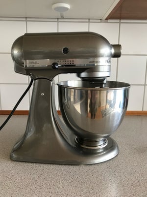 Røremaskine, Kitchenaid, Flot Kitchenaid Artisan røremaskine med diverse tilbehør.
Kun brugt 10-12 g