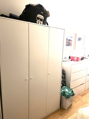 Garderobeskab, Ikea, b: 117 d: 55 h: 175, Garderobeskab med 3 døre, hvid, 117x176 cm
Jeg har 2 stk
7
