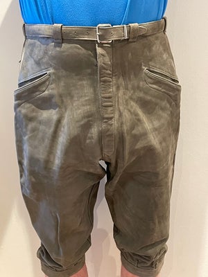 Leder-Hosen, 1 Par flotte Leder-Hosen. 
Vær klar til Bierfest/Oktober fest eller 1/2. Juledag.
De er