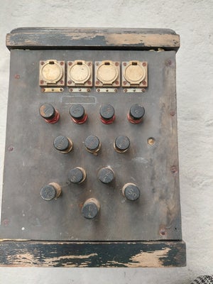 Telefon,  Omstillingsbord til telefoner, ældre dato omstillingsbord til telefoner med knapper og num