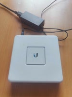 Router, Unifi Security gateway router, God