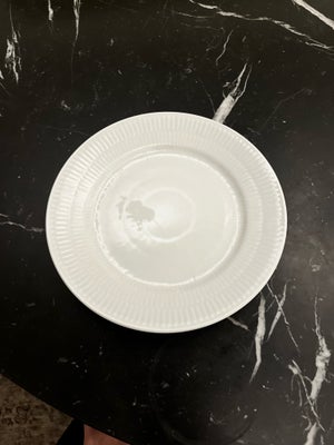 Porcelæn, Tallerken, Royal Copenhagen, Helt ny hvid riflet frokost tallerken. 19 cm. 

1 sort. 
