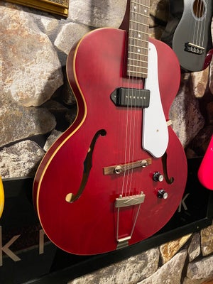 Elguitar, Epiphone E422T, Epiphone Inspired By 1966 Century

En utroligt simpel og vellydene hollowb